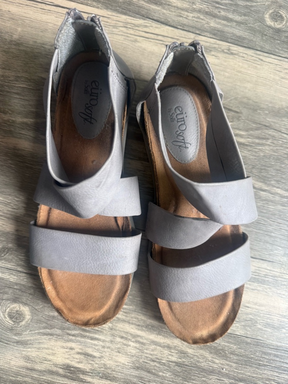 Women’s Light Gray Strappy Comfort Sandals